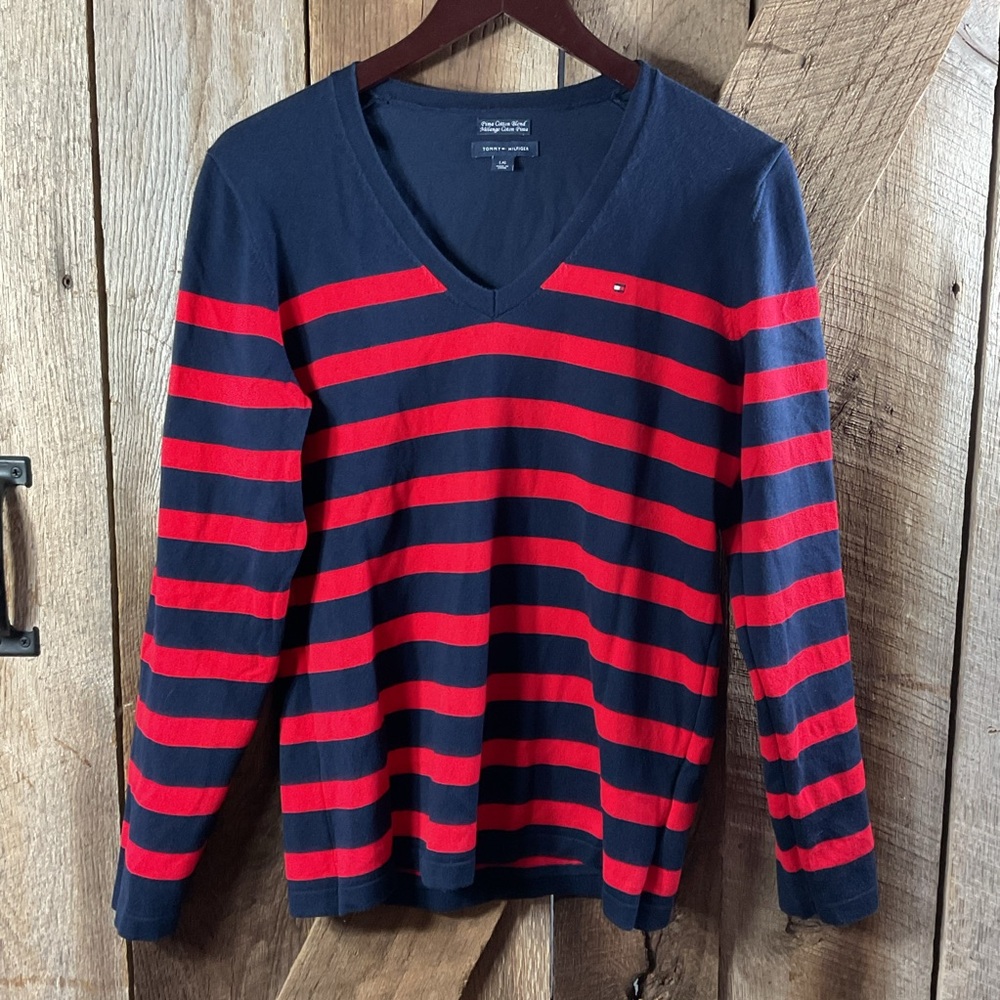 Tommy Hilfiger Women’s Red and Navy Stripe V-Neck Sweater Size Large